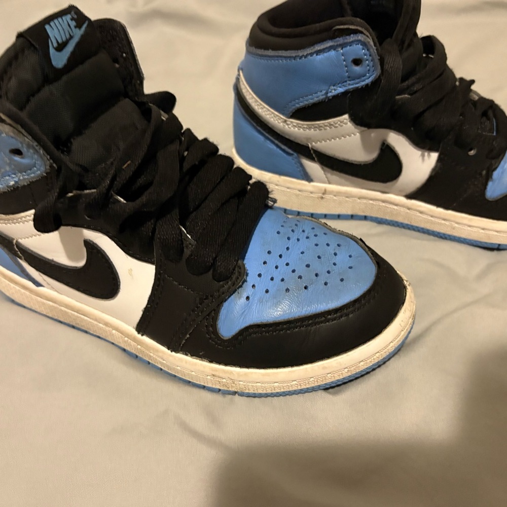 Nike Kids' Black and Light Blue Sneakers